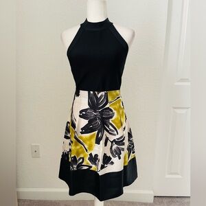 BCBGMaxazria 100% Silk Abstract Floral Pleated Skirt Size 4